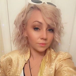 Meet your Posher, Elizabeth